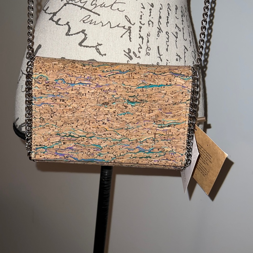 SEVEN DAYS /LA DIVA VEGAN CROSSBODY / CLUTCH BAG w/CHAIN STRAP